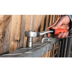 ráčna tvarovaná, 45 zubů, 1/2', L 253mm, Crv ráčna tvarovaná, 45 zubů, 1/2', L 253mm, Crv